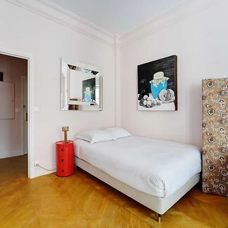 Semesterbostad Spacious Studio - 2P 43M² - Montorgueil Louvre Paris